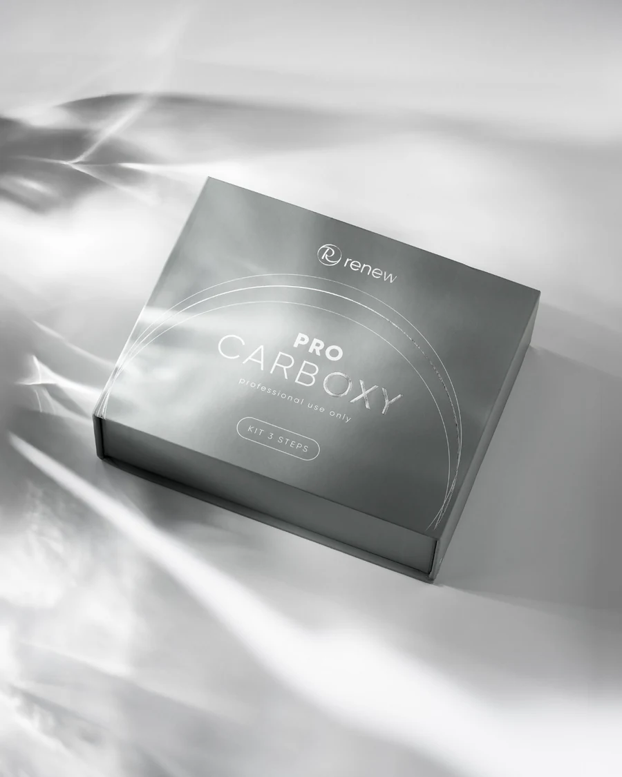 Set PRO CARBOXY profesionalne kozmetike RENEW, ki ga salon uporablja pri carboxy terapiji